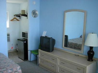 Tropicana Motel Wildwood Beach & Boardwalk Room photo